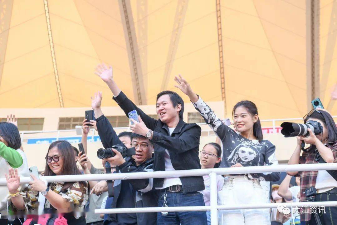 上海海港VS大连英博海发直播_上海海港VS大连英博海发高清免费无插件收藏观看_上海海港VS大连英博海发直播关注 上海海港VS大连英博海发直播_上海海港VS大连英博海发高清免费无插件收藏观看_上海海港VS大连英博海发直播关注